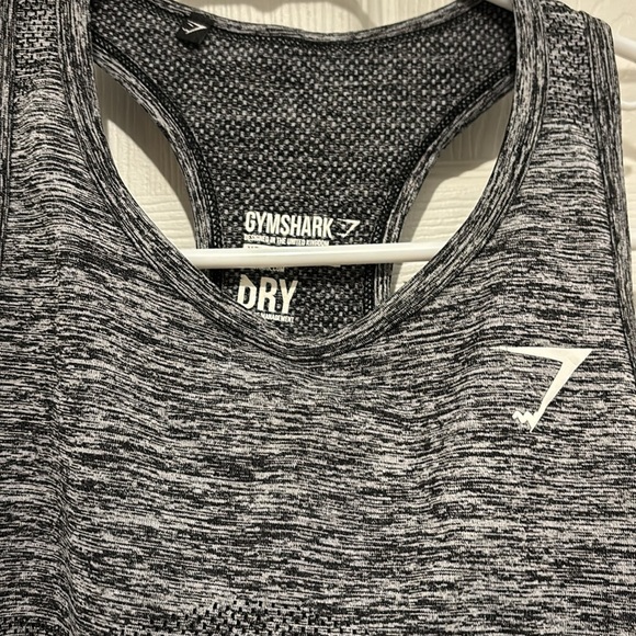 Gym shark tank top - Picture 2 of 8